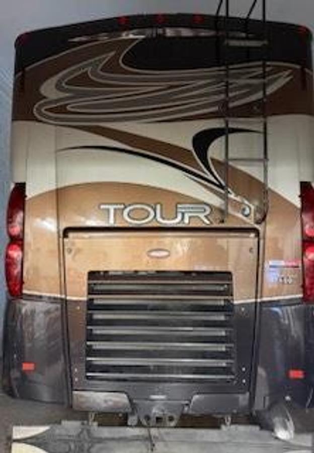 Used 2011 Winnebago Tour 42QD Class A Motorhome