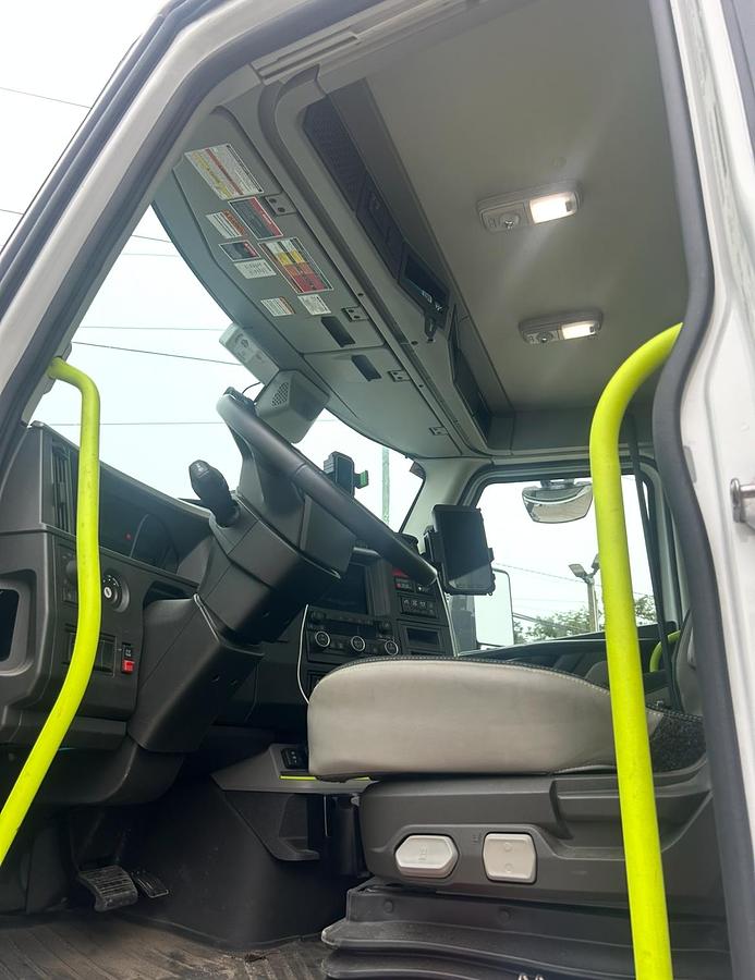 Used 2025 Volvo 300 Day Cab Semi Truck