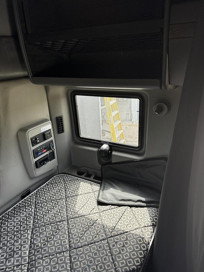 Used 2022 International HX520