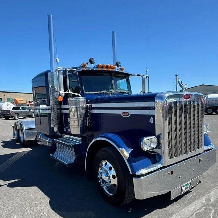 Used 2022 Peterbilt 389