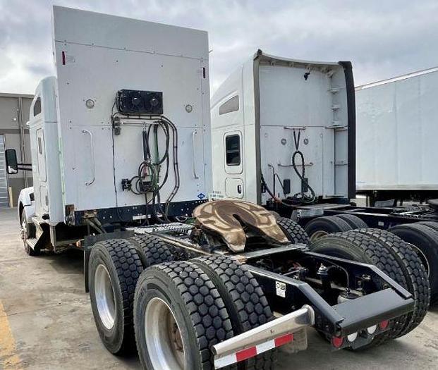 Used 2022 KENWORTH T880