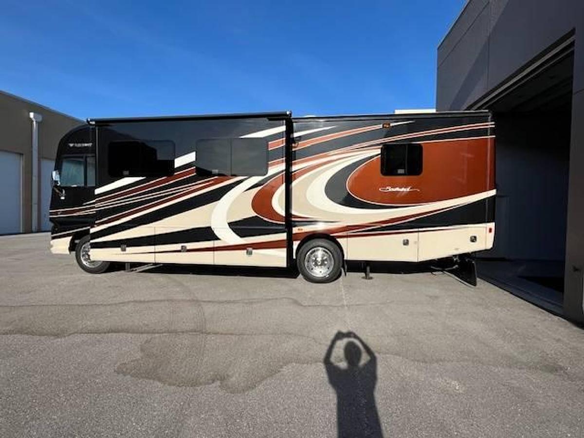 Used 2016 Fleetwood Southwind 32VS Class A Motorhome