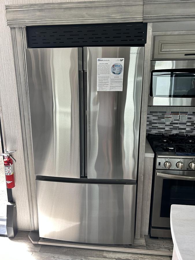 Used 2023 Forest River Sandpiper 388BHBD