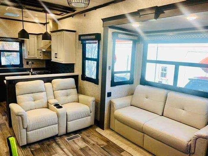 Used 2023 CrossRoads Redwood RW4001LK