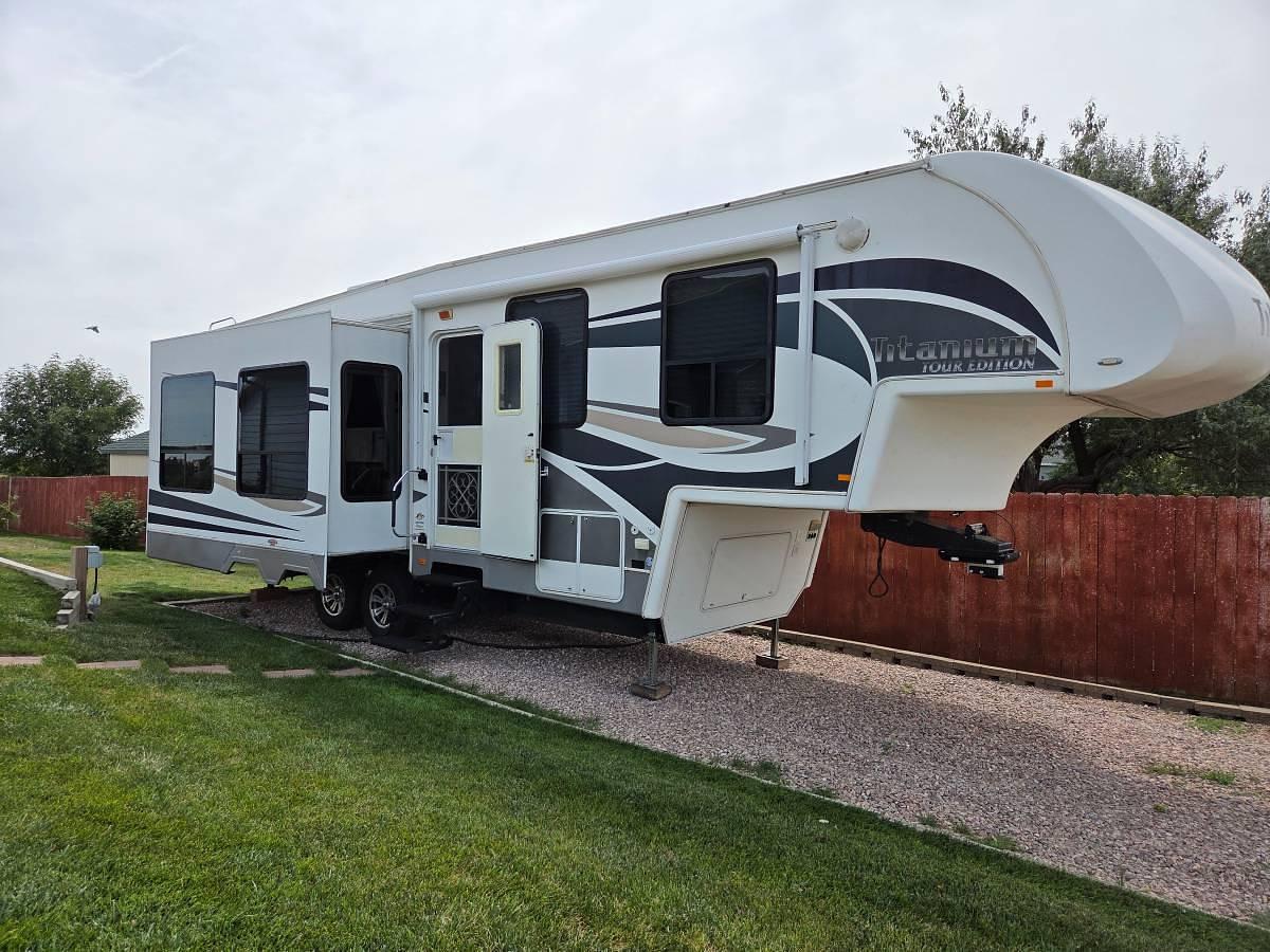 Used 2009 Glendale Titanium 30E35SA