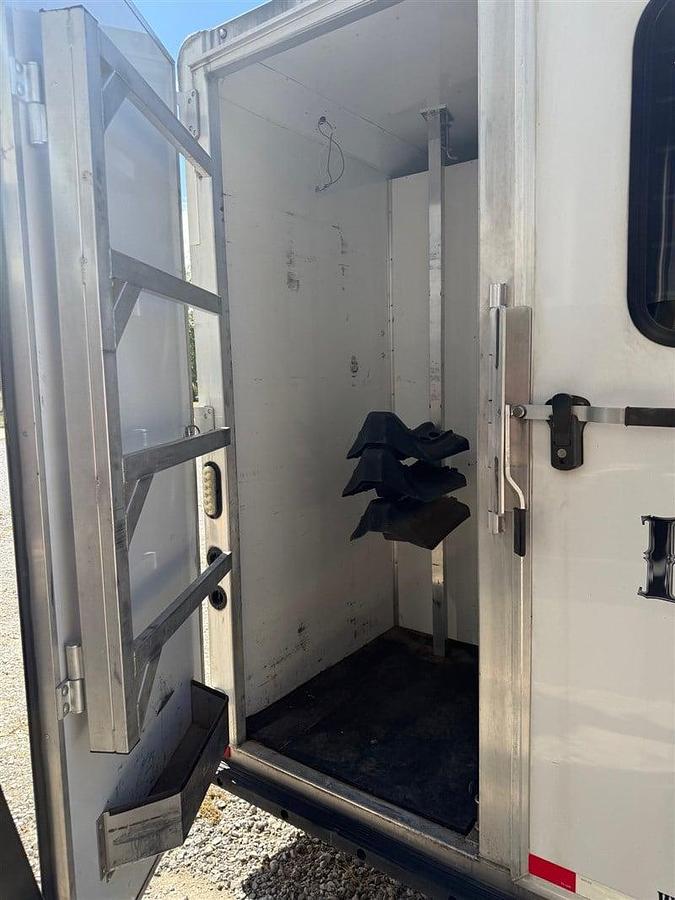 Used 2017 Lakota Charger 3 Horse Trailer with Living Quarters