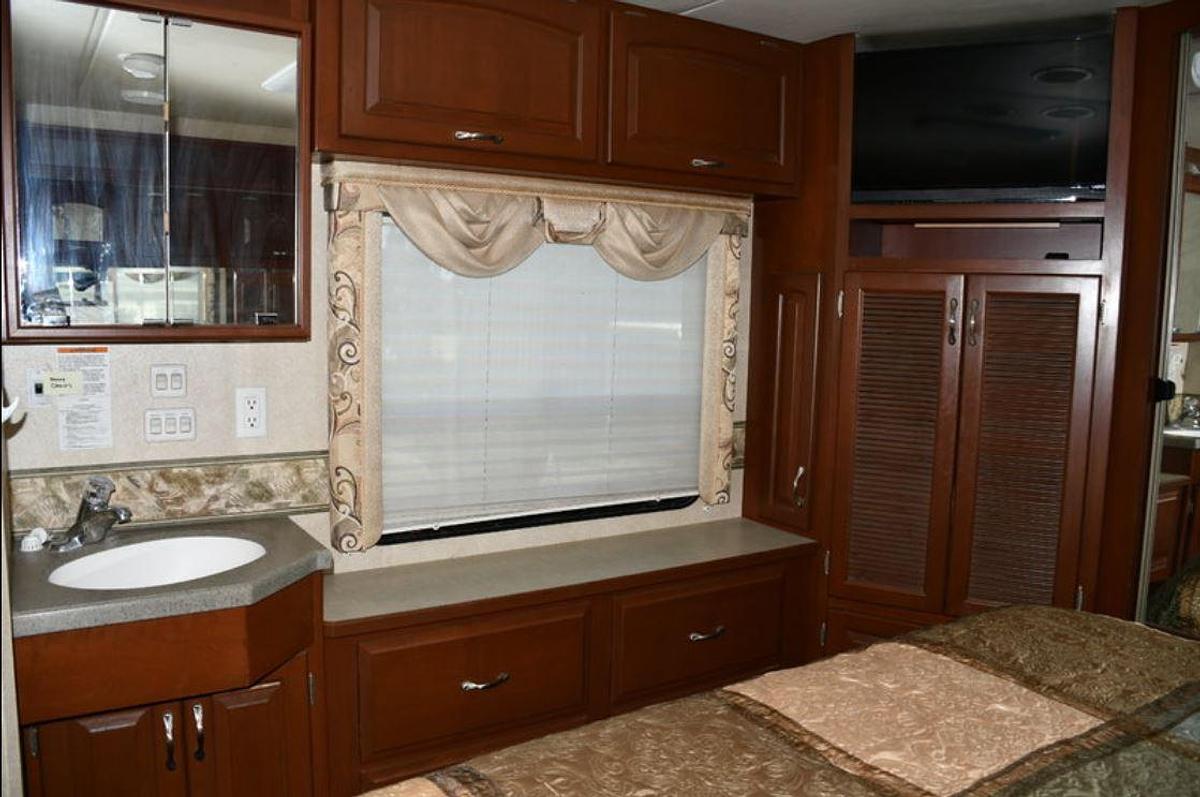 Used 2007 Newmar Kountry Star 3912