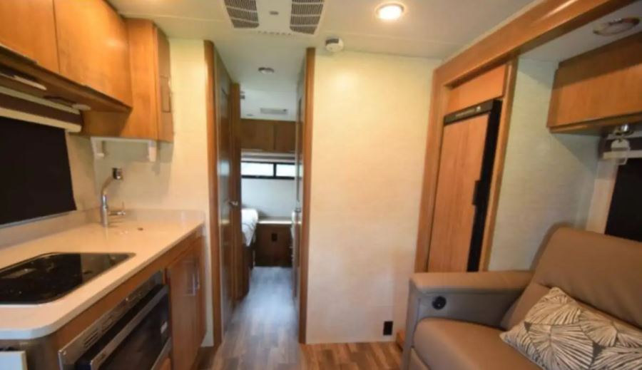 Used 2020 Tiffin Wayfarer 24TW