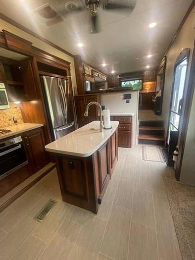 Used 2018 Keystone Alpine 3701FL