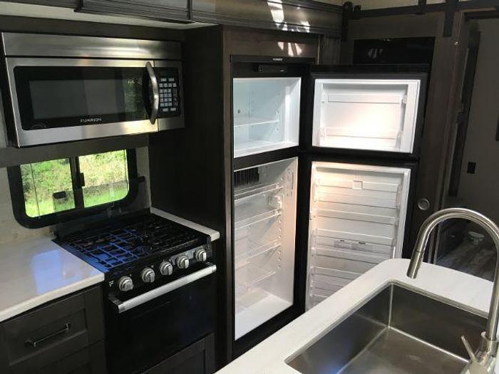 Used 2021 Grand Design Reflection 31MB