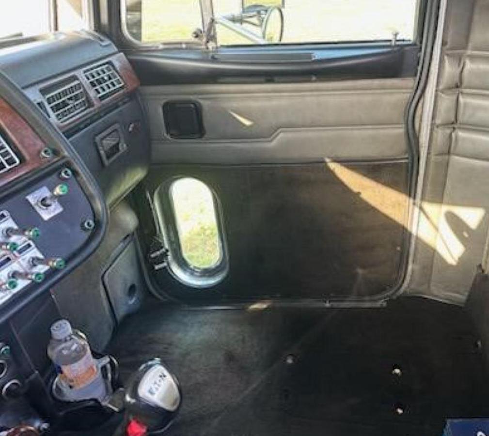 Used 2002 Peterbilt 379 Day Cab Semi Truck