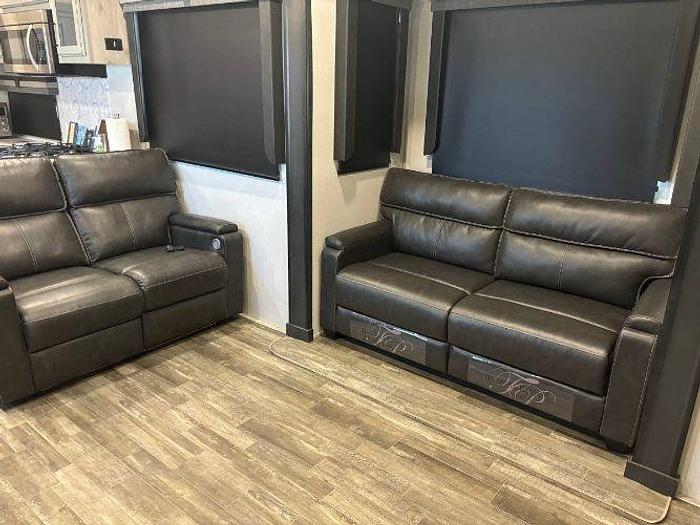 Used 2023 Keystone Alpine 3910RK