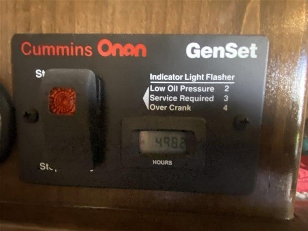 Used 2019 Platinum 3 Horse Trailer with Living Quarters