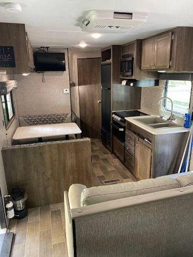 Used 2019 Coleman Lanteren