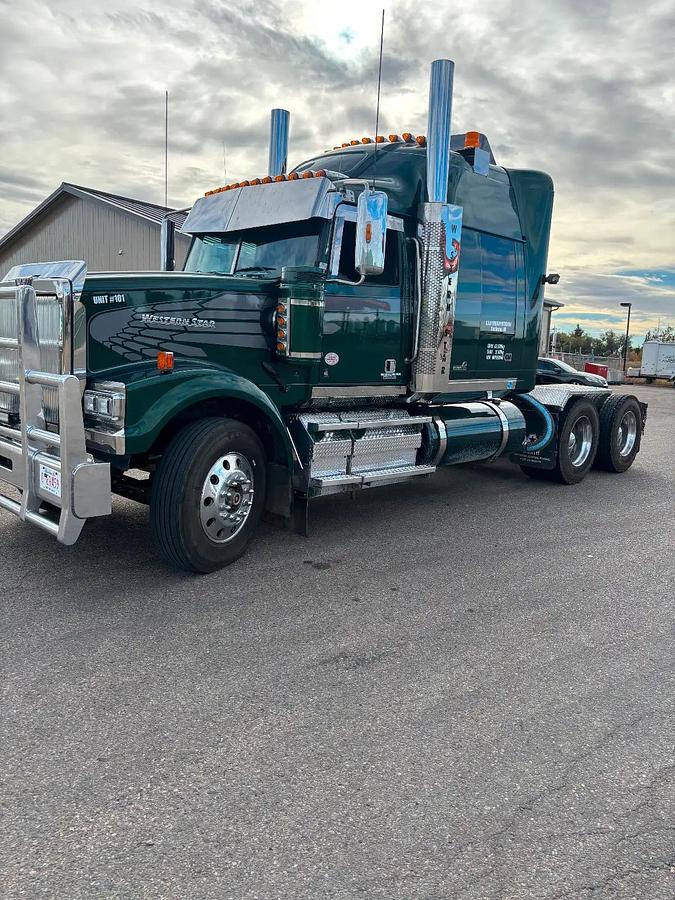 Used 2022 Western Star 4900SF Conventional Sleeper Semi