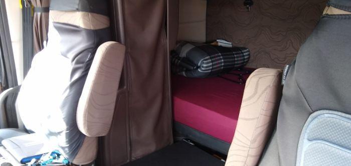 Used 2013 Volvo Sleeper Truck