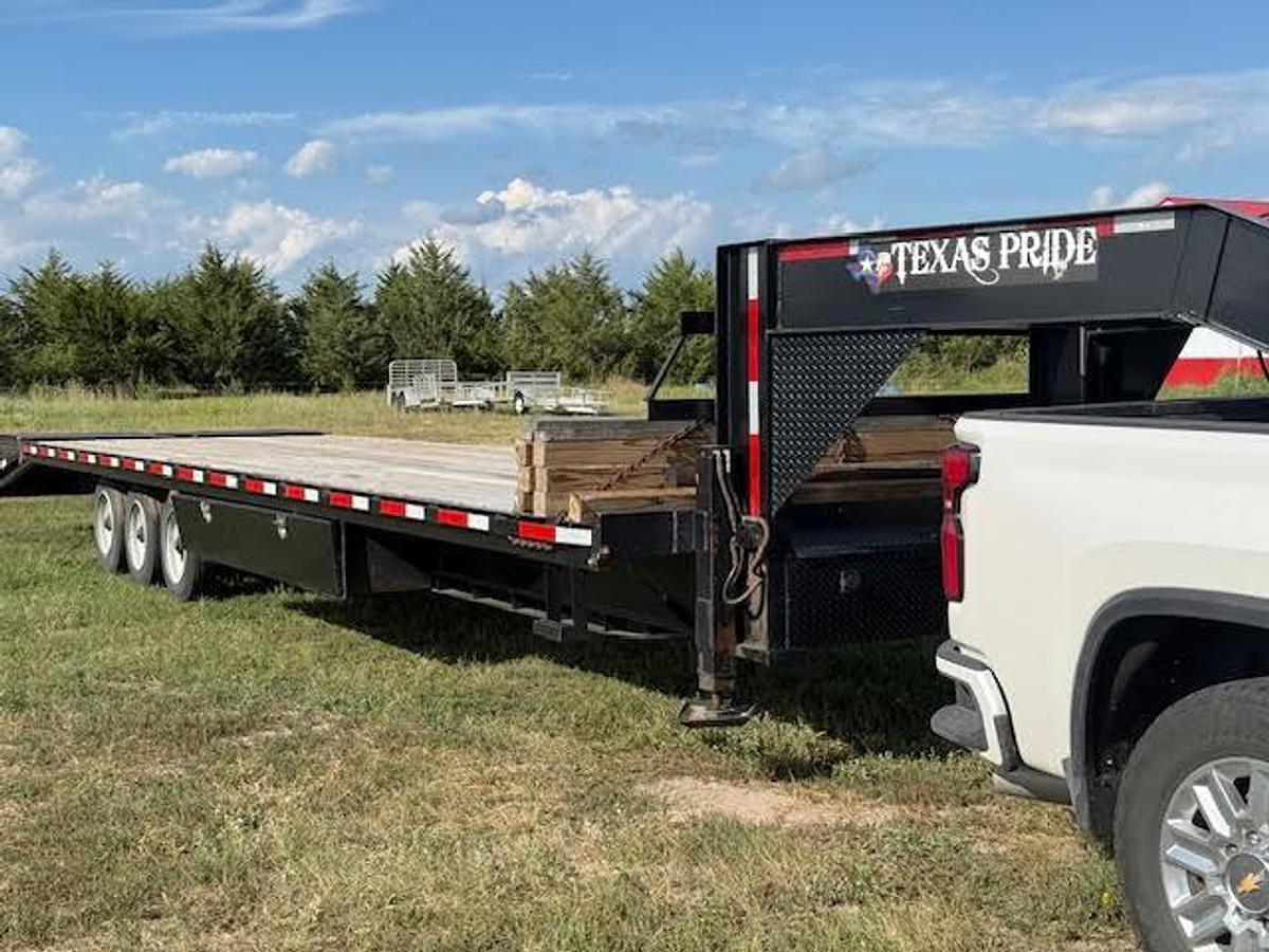 Used 2023 Texas Pride 32' Flatbed Trailer