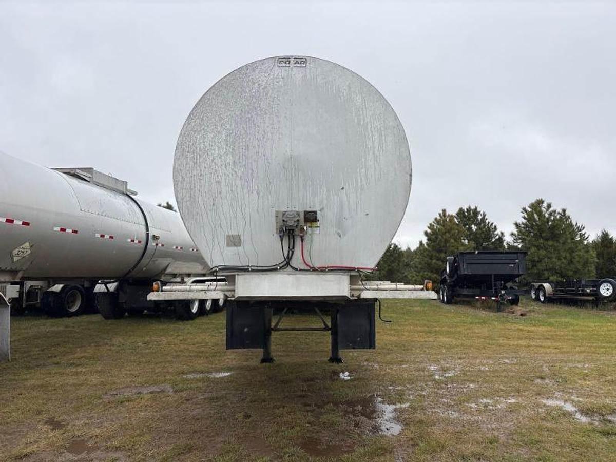 Used 2011 Polar Quad axle asphalt trailer