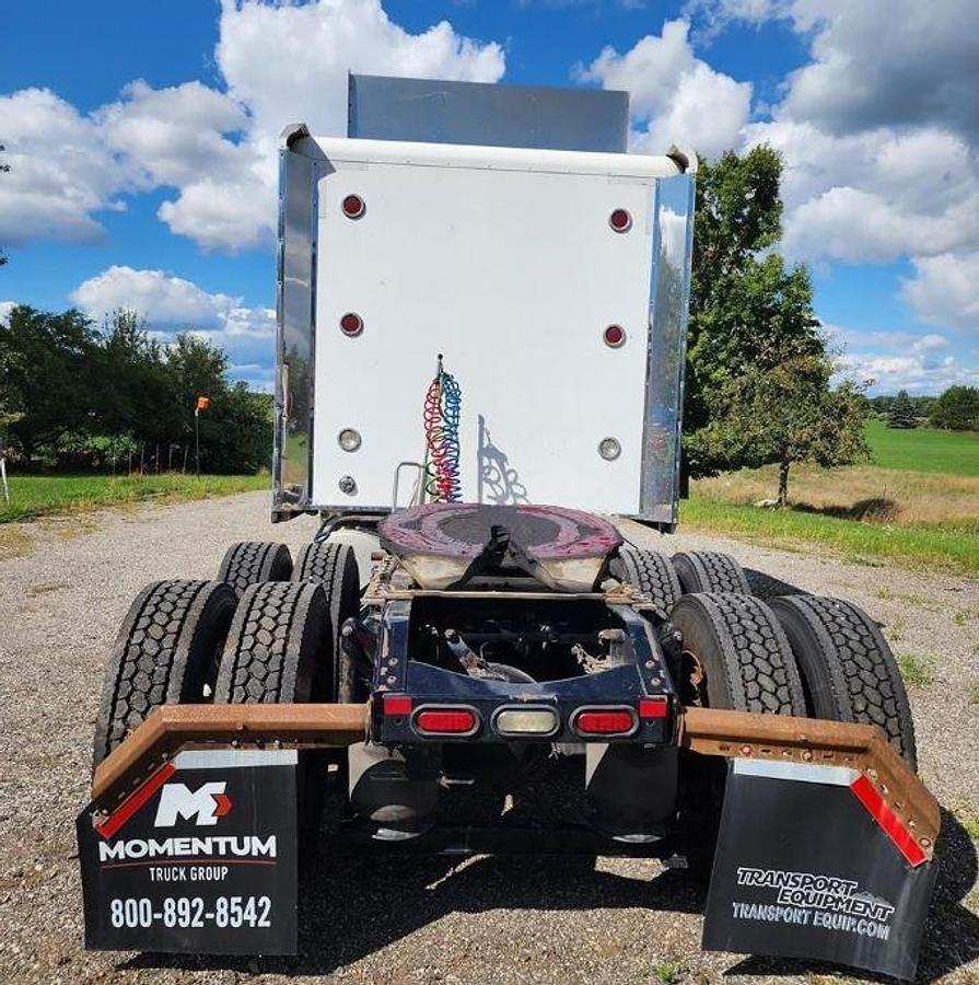 Used 2016 Volvo VNL64T860