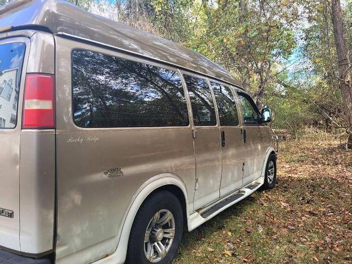 Used 2004 Chevrolet Express Passenger with Wheelchair Lift