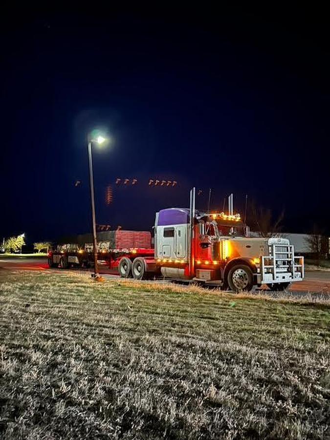Used 2000 PETERBILT 379 & 2000 Wilson Aluminum Flatbed Trailer