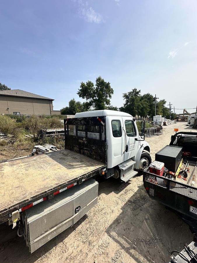Used 2020 Freightliner Business M2 Flatbed