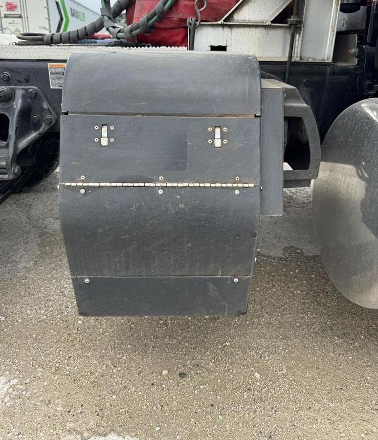 Used 2019 PETERBILT 389 Conventional Sleeper Semi