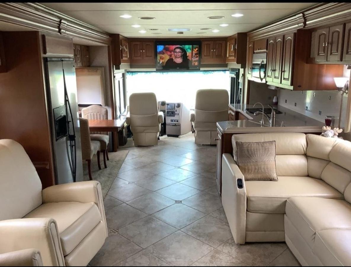 Used 2010 Winnebago Tour 42AD