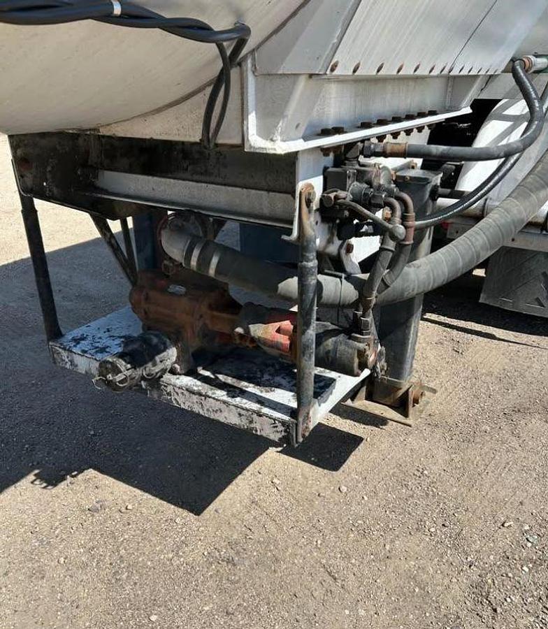 Used 2017 Polar 7,500-Gallon Asphalt Tank Trailer