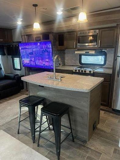 Used 2017 Highland Ridge Open Range Roamer RT323RLS