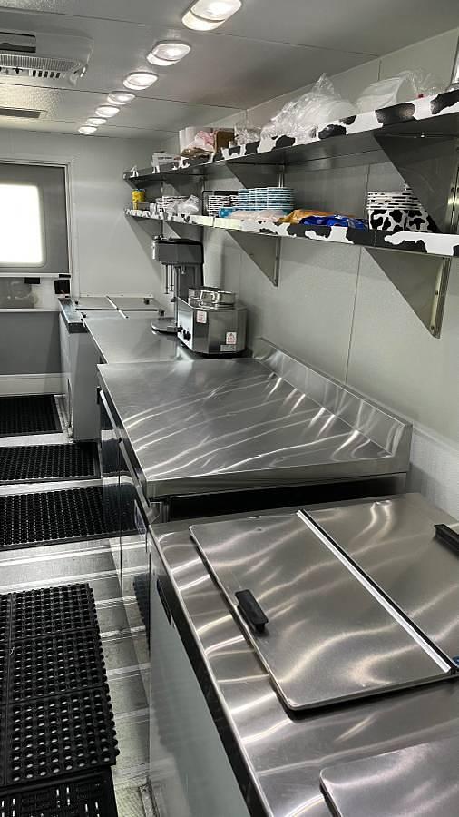 Used 2009 Ford F350 Ice Cream Food Truck