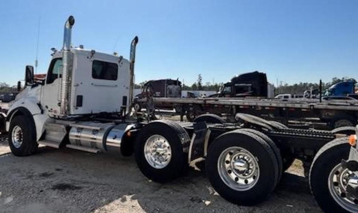 Used 2020 Kenworth T880