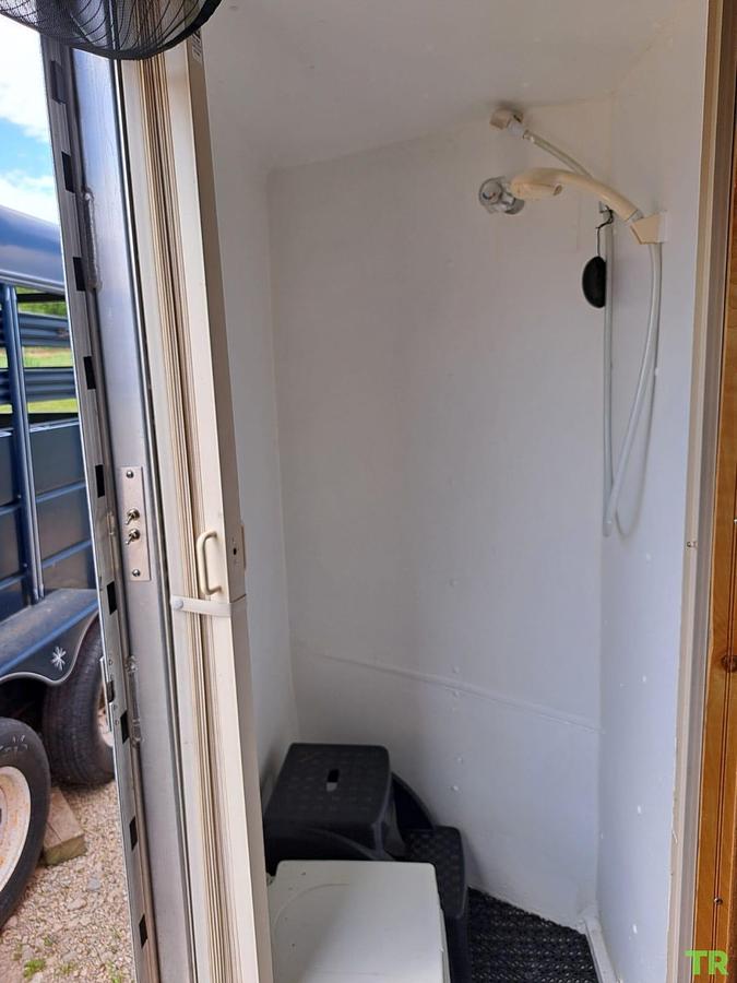 Used 1999 4 Star 2-Horse Trailer