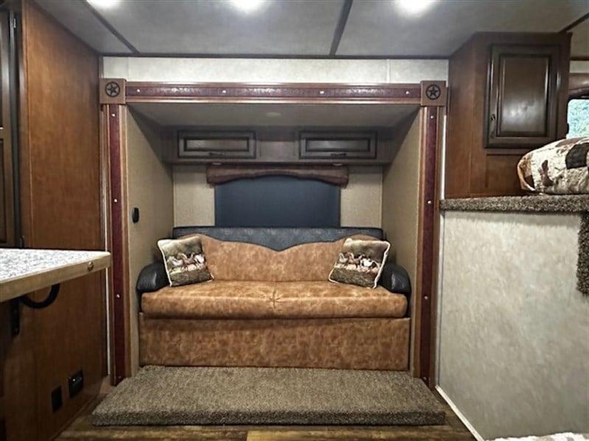 Used 2019 Bison 4 Horse 8413RGGBRSL