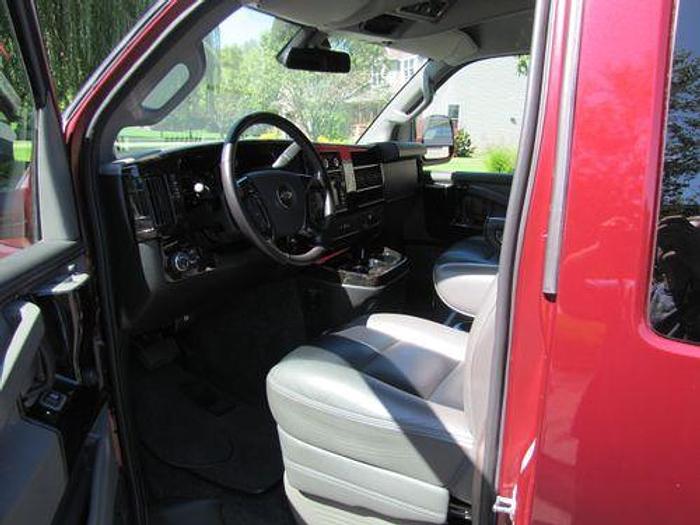 Used 2019 Chevrolet Express 2500 Cargo Van 3D