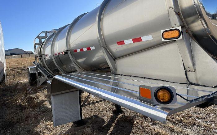 Used 2010 KENWORTH T660 and 2021 POLAR SDX9