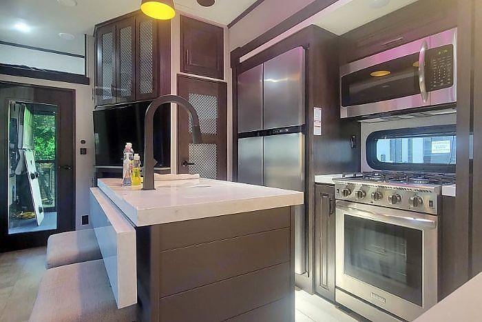 Used 2022 Grand Design 351M With 2017 dodge ram 2500