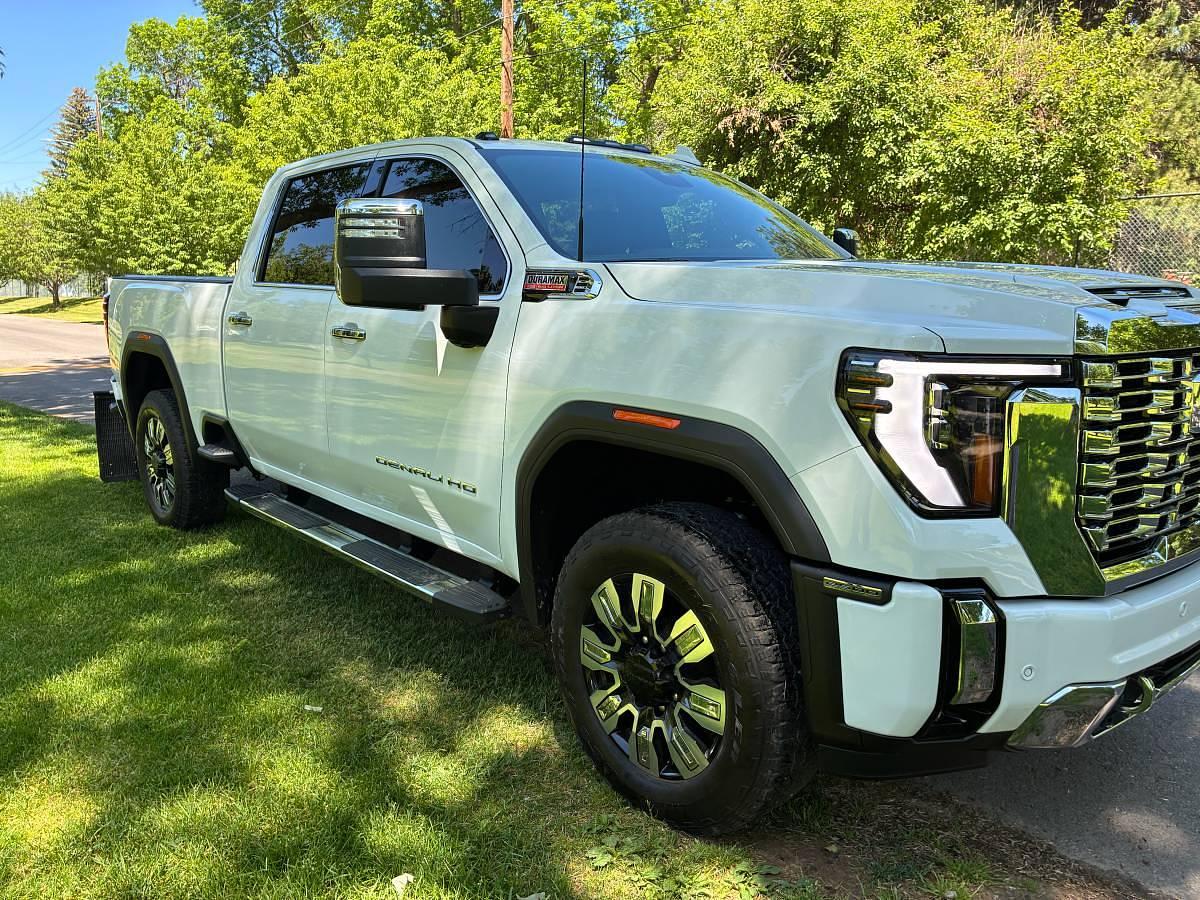 Used 2025 GMC Sierra 2500HD Denali Duramax 4WD