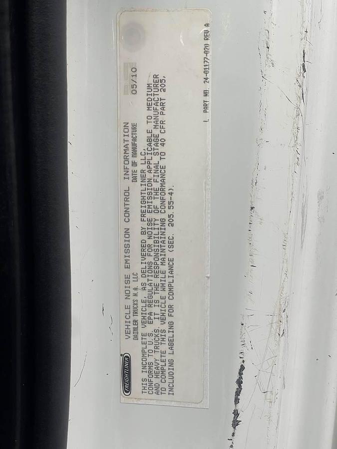 Used 2011 Freightliner M2 106 Flatbed