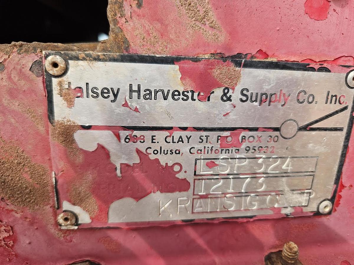 Used 1970 Pistachio Shaker and Catcher