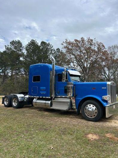Used 2022 Peterbilt 389