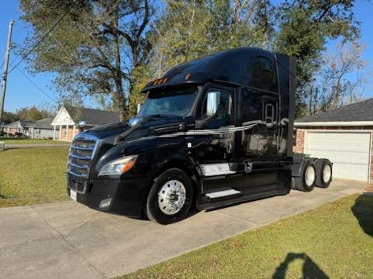 Used 2020 Freightliner Cascadia 125