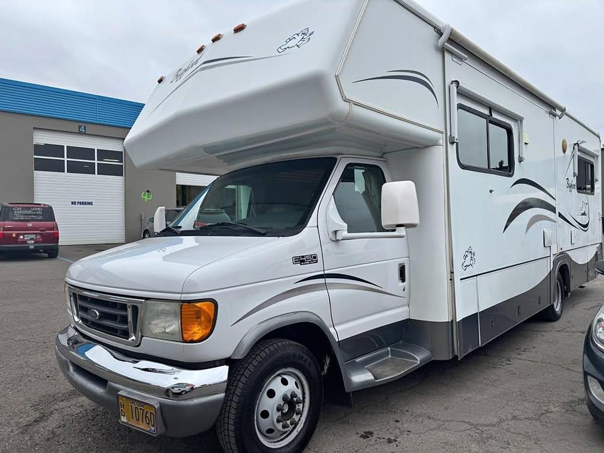 Used 2004 Bigfoot 30MH29SL Class C Motorhome