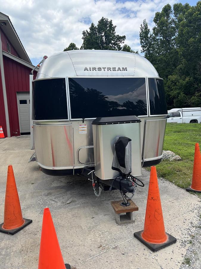 Used 2023 Airstream Classic 33
