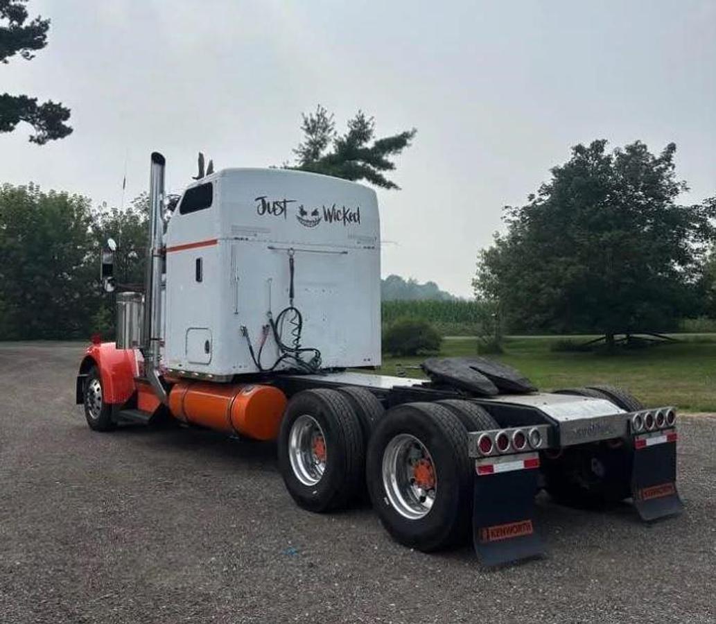 Used 2002 Kenworth W900