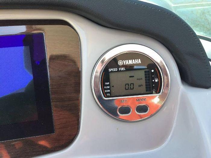 Used 2022 Chaparral 21 SSI OB