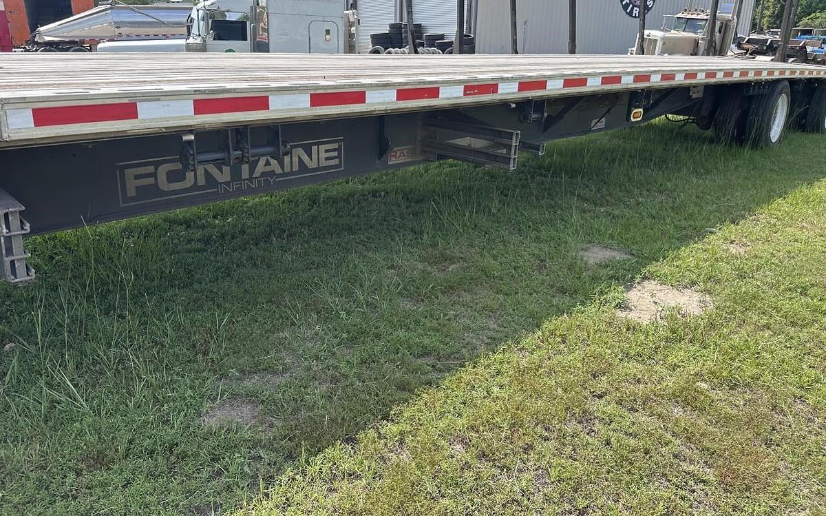 Used 2018 Western Star 5700XE & 2023 FONTAINE DROP DECK