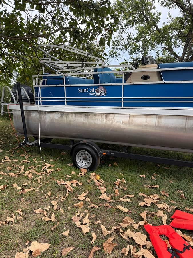 Used 2014 Sun Catcher G3 Pontoon – Yamaha 90 HP 4-Stroke – 500 Hours – Trolling Motor