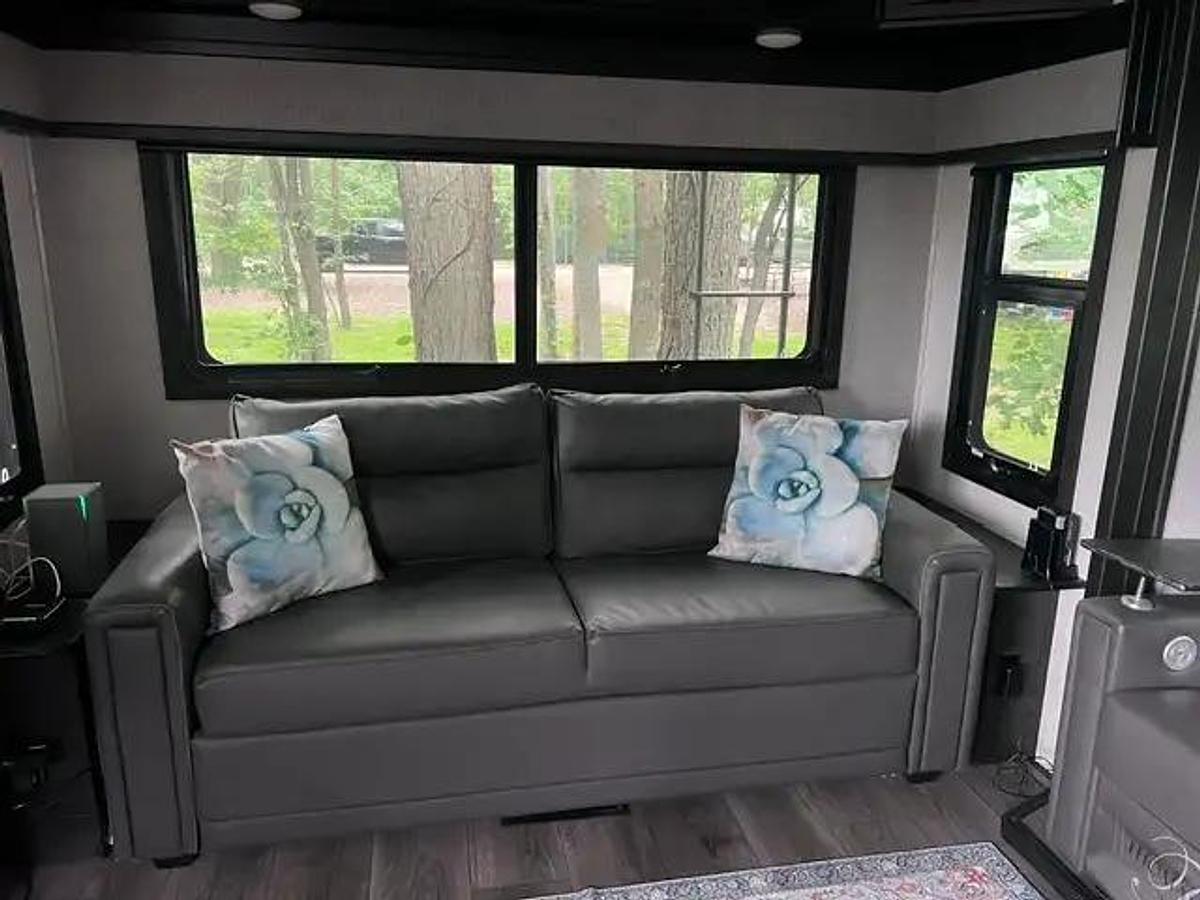 Used 2021 Highland Ridge Open Range 284RLS Travel Trailer