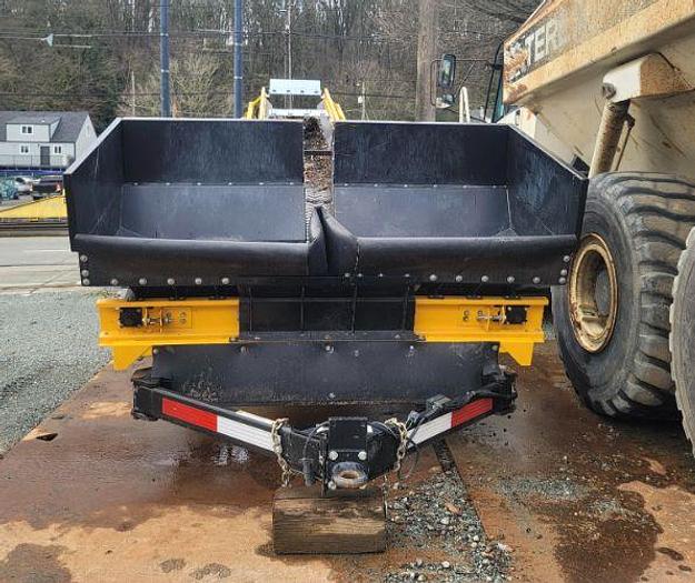 Used 2013 CAN AMERICAN STONE SPREADER SOIL KING XTR25